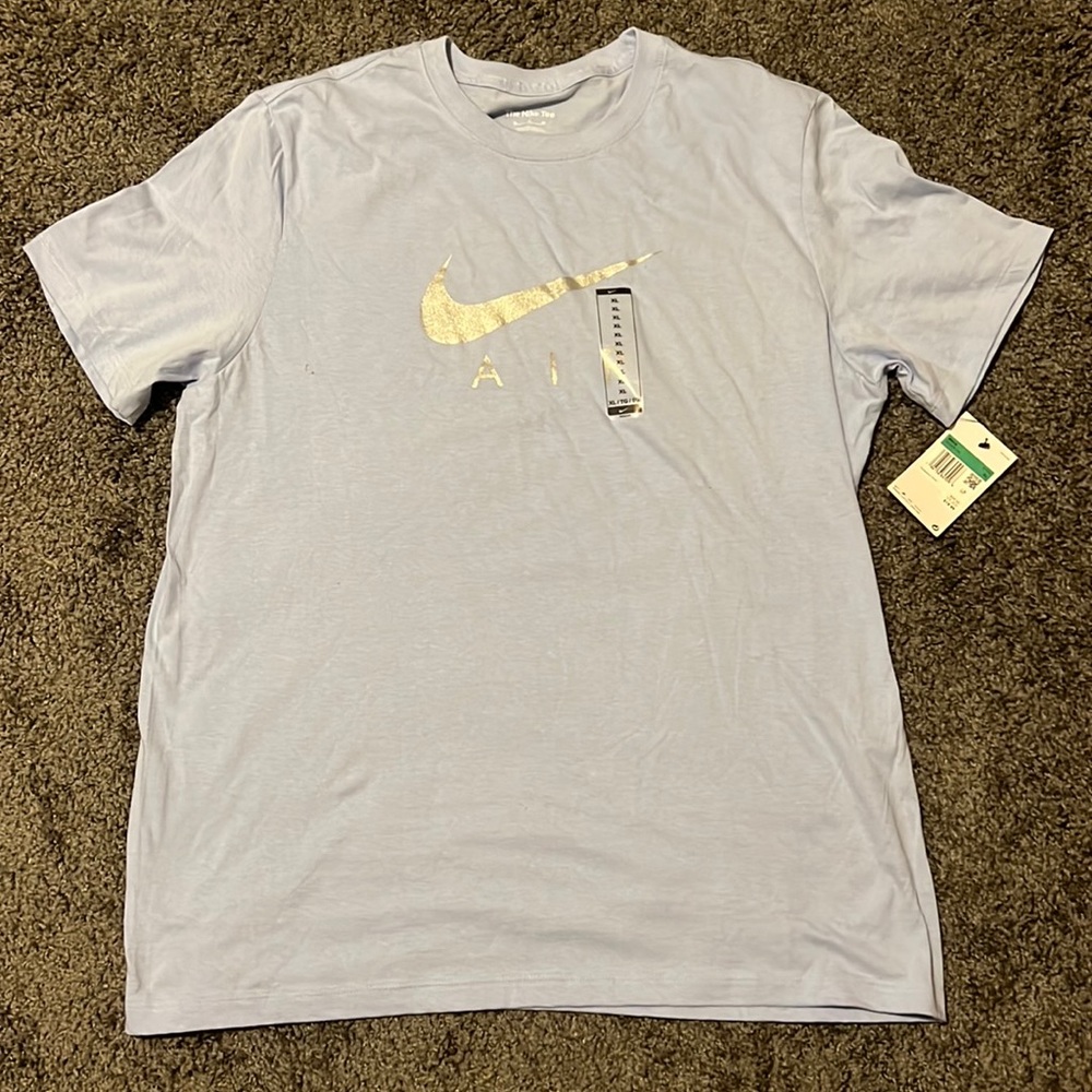 NWT Nike Tee